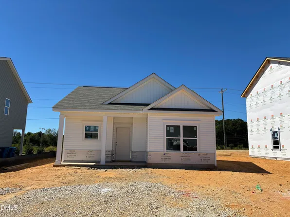 279 Courtside Dr, Dunn, NC 28334