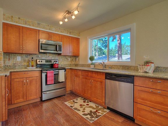 5th image of 3214 94th St S