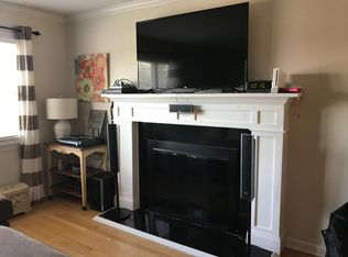 14 Raymond Rd, Guilford, CT 06437