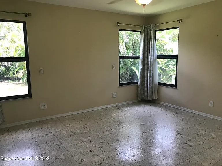 136 Atlantic Dr — Photo 7