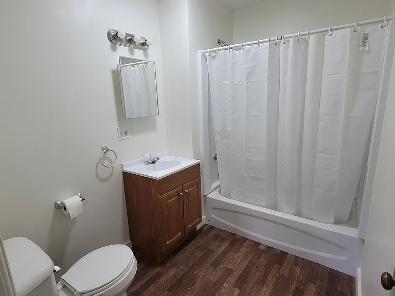 126-128 W Main St #126-1/2 — Photo 7