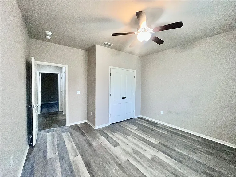2113 Anacua St — Photo 18