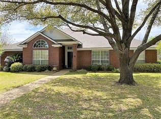841 Country Lane Dr, Mc Gregor, TX 76657
