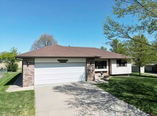 22210 S 96th St, Holland, NE 68372