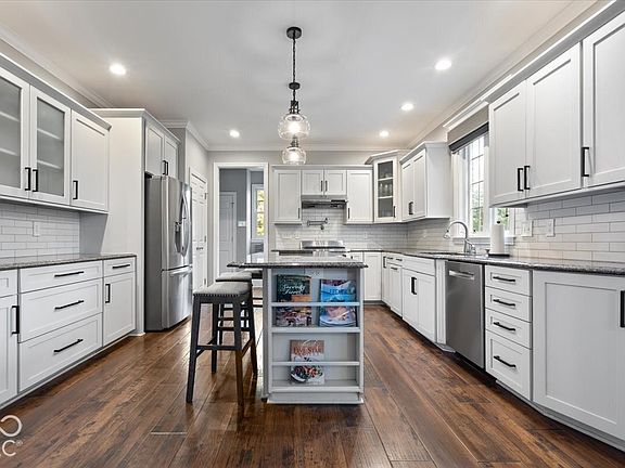 3rd image of 14768 Clarinda Ct