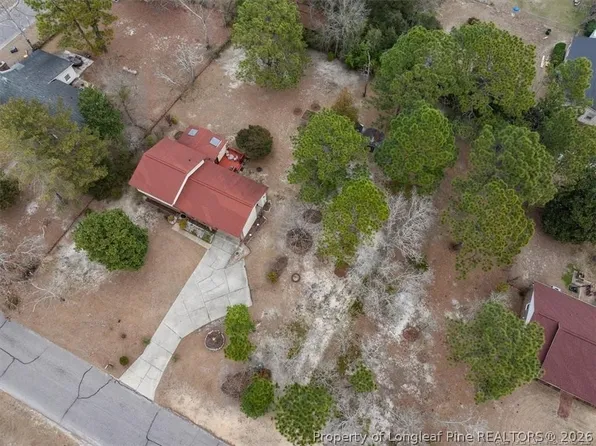 5824 Fairway Dr, Hope Mills, NC 28348