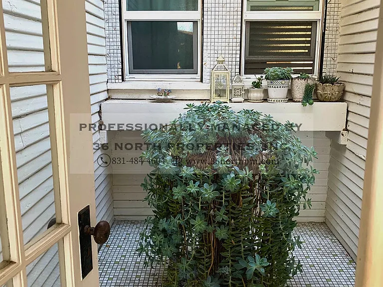 132-134 Oak Street — Photo 2