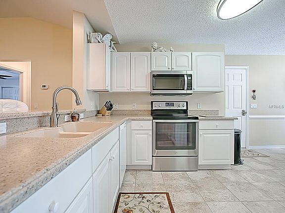5th image of 1901 La Quinta Pl