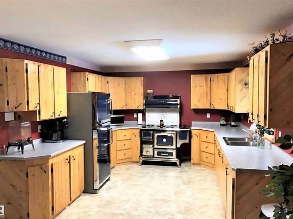 2nd image of 460059 Range Rd #24-0
