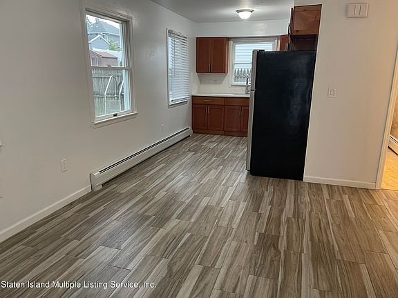 5th image of 19 Hillcrest Ave Floor 1