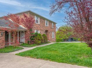 302 E Clover Ln, Bloomington, IN 47408