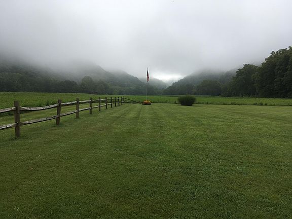 Early morning in the valley