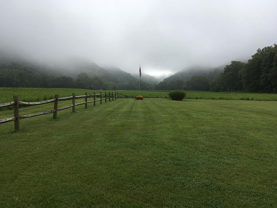 Early morning in the valley