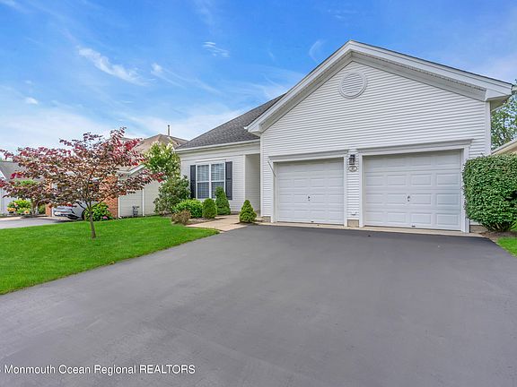 5th image of 37 Greensprings Drive