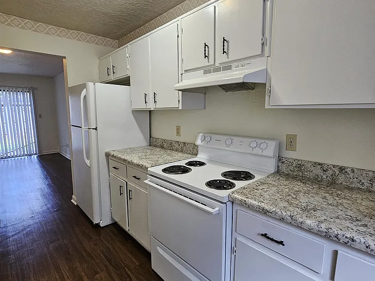 196 Locke St #D — Photo 19