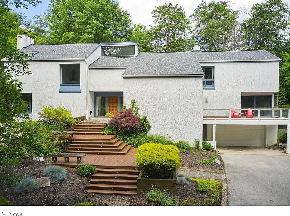 1st image of 85 Windrush Dr