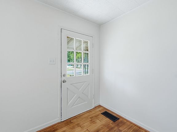 3rd image of 4705 E 35th St