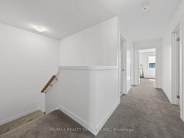 95 Queensbrook Cres — Photo 21