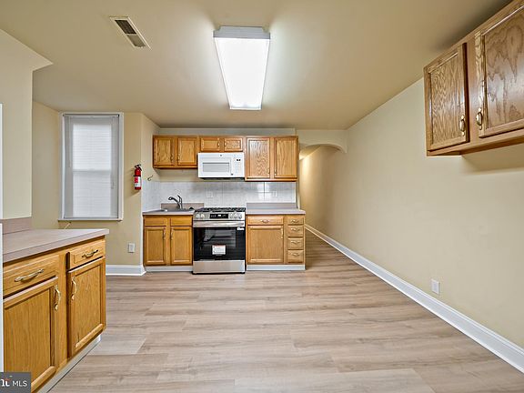 3rd image of 2118 S Broad St Floor 2