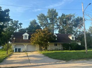 505 E Grant St, Watseka, IL 60970