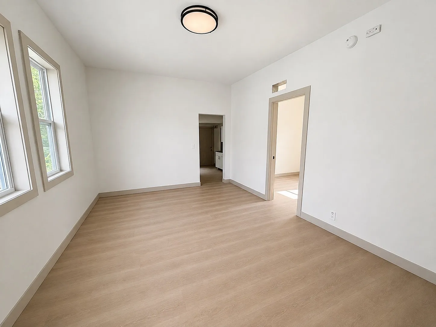 2 bed, 1000 sqft, $1,685 — Photo 4