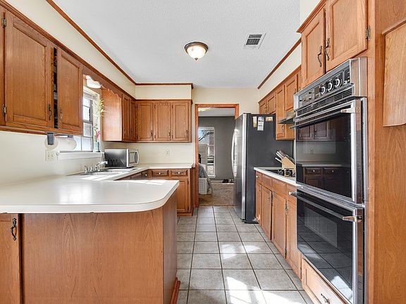 4th image of 2807 S Ashland Ave