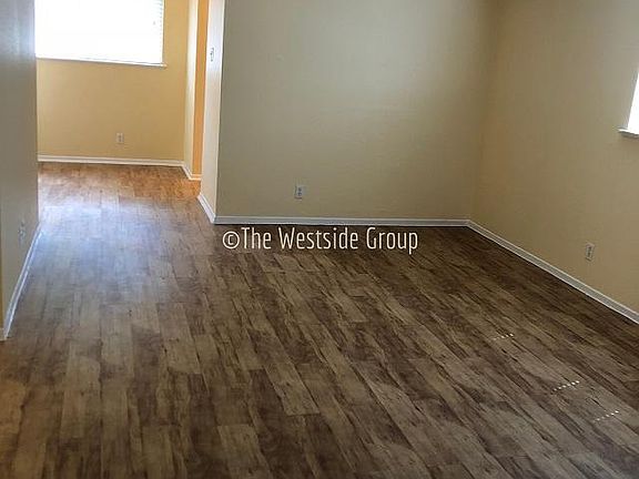 Hardwood/vinyl flooring