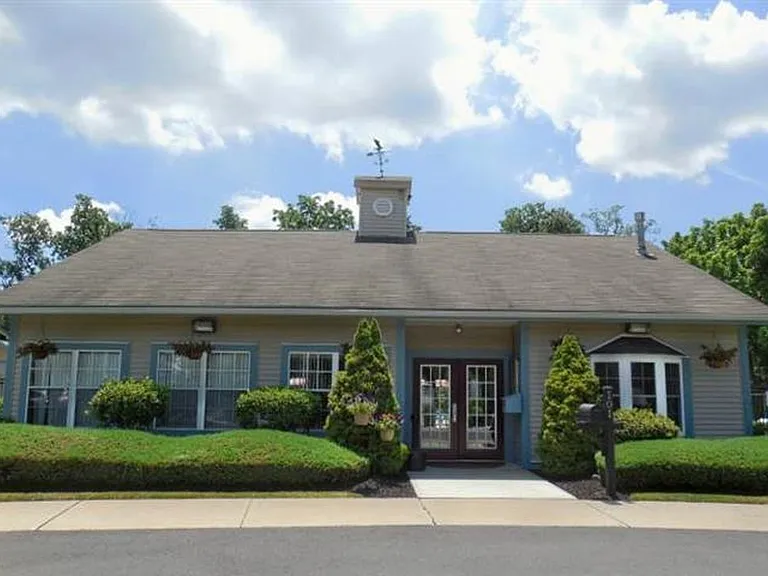 106 Founders Ct — Photo 35