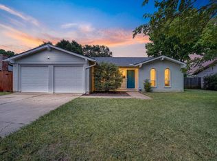 404 NW Wintercrest Rd, Burleson, TX 76028
