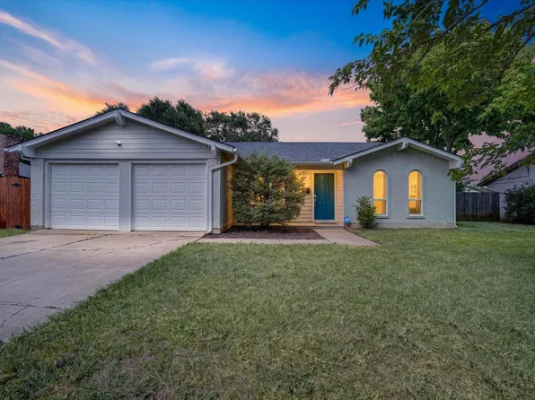 404 NW Wintercrest Rd, Burleson, TX 76028