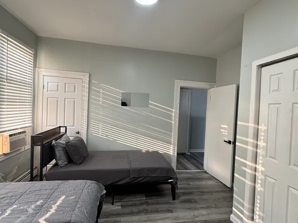 1172 Summit Avenue image 5 of 10