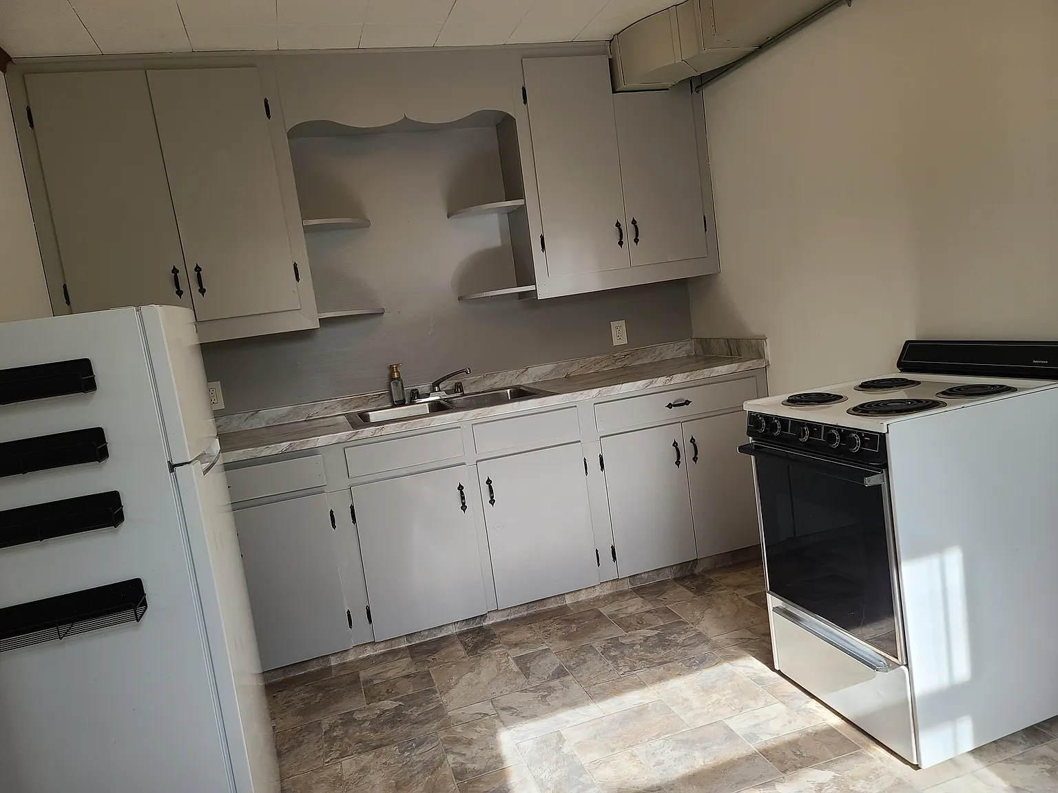 1 bed, 400 sqft, $900 — Photo 3