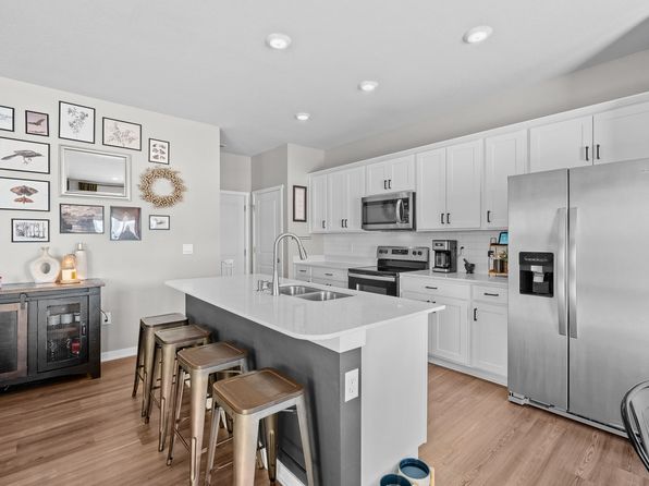 936 Maywood Ln, Waukee, IA 50263