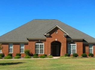 875 Sun Wood Dr, Smiths Station, AL 36877