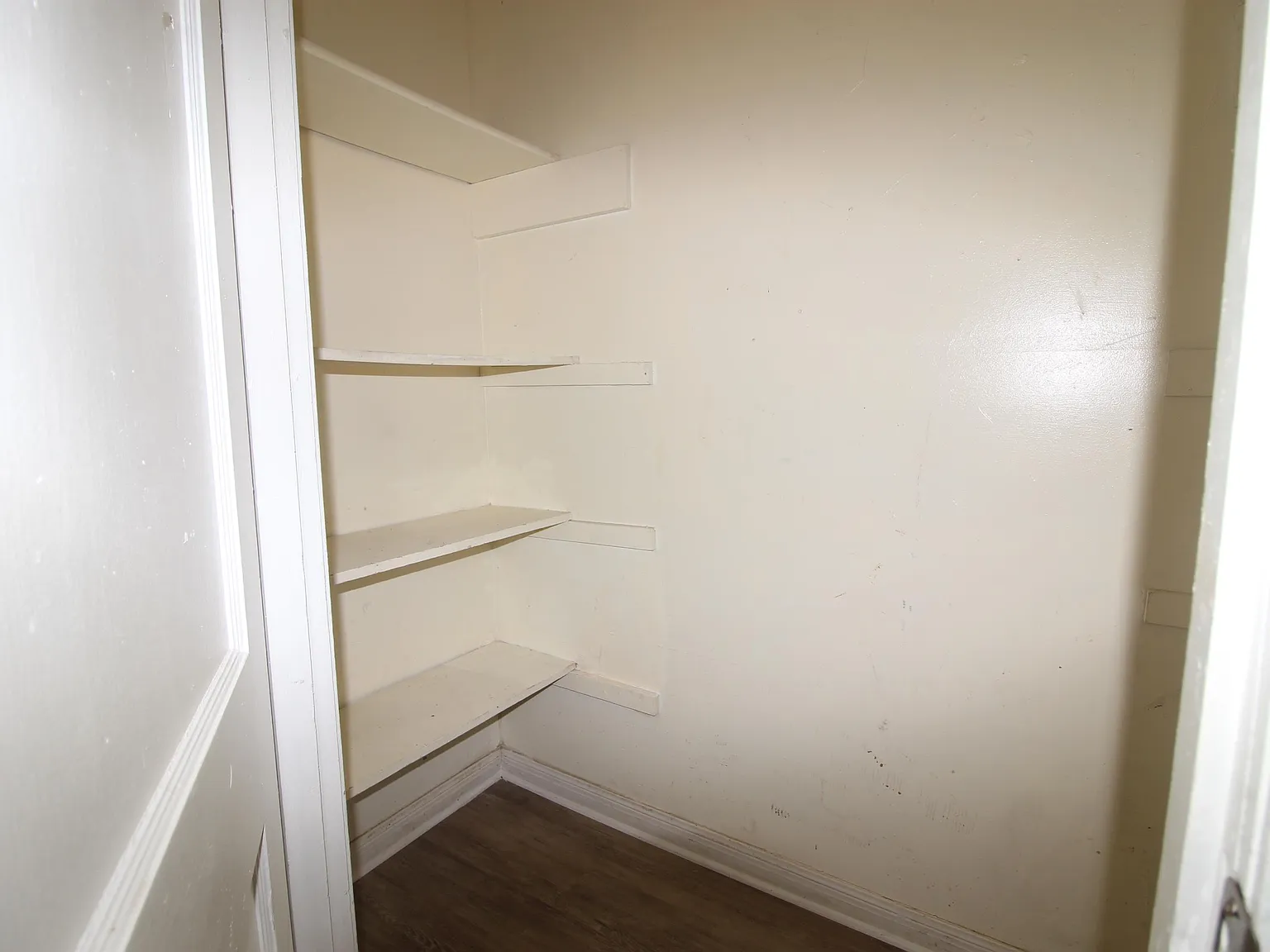 2101_03 Elkins Avenue - 2101 — Photo 3