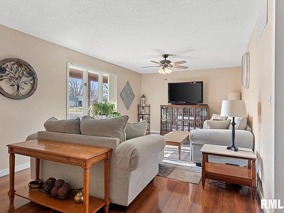 3rd image of 51 Squires Rd