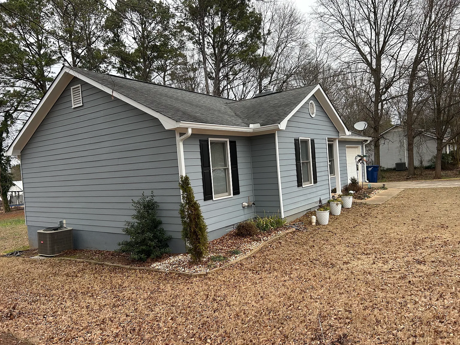 3 bed, 1166 sqft, $2,200 — Photo 2