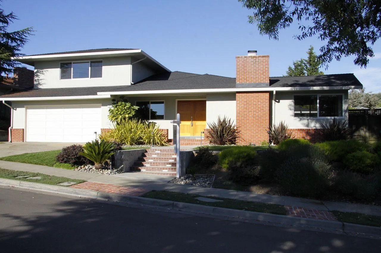3660 Roxbury Ln photo 1