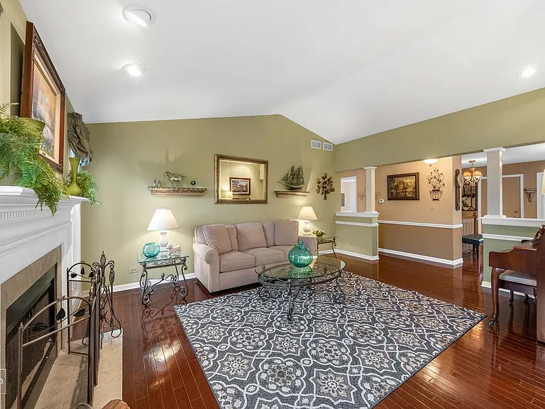 113 Prairieview Ct #1 — Photo 8