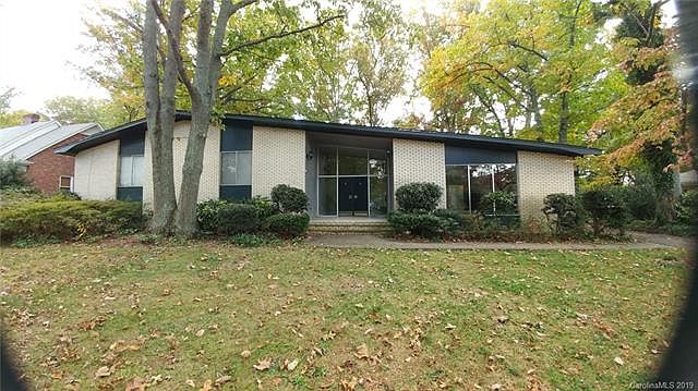 1st image of 1527 Pineola Ln