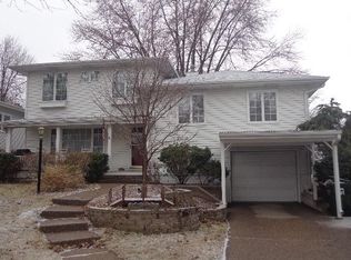 2828 Washington St, Davenport, IA 52804