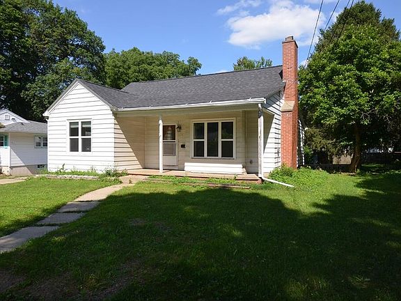 2nd image of 225 N Esterly AVENUE