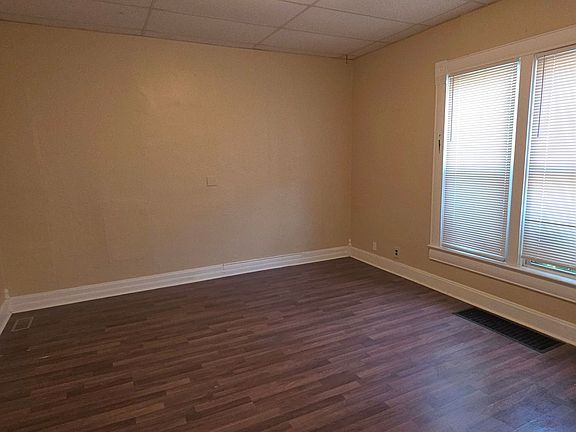 5th image of 525 W Scott St APT 1