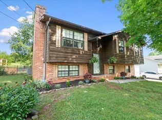 3901 Davis Ford Rd, Maryville, TN 37804