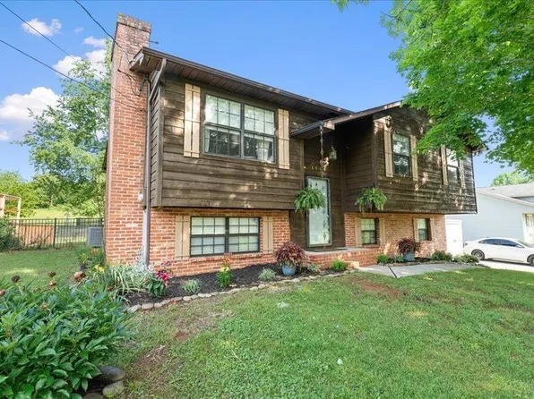 3901 Davis Ford Rd, Maryville, TN 37804