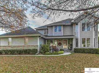 15205 Summerwood Dr, Omaha, NE 68137