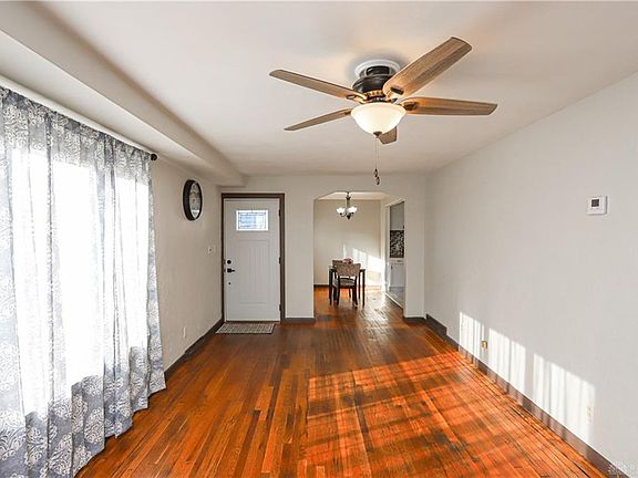 4th image of 4594 Elliot Ave