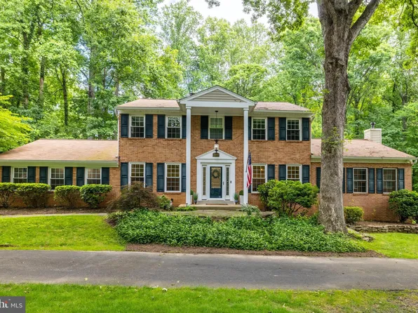 2964 Fort Lee St, Herndon, VA 20171