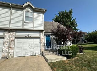 6648 W 152nd St, Overland Park, KS 66223