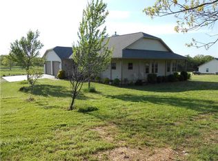 16424 McAdams Rd, Prairie Grove, AR 72753